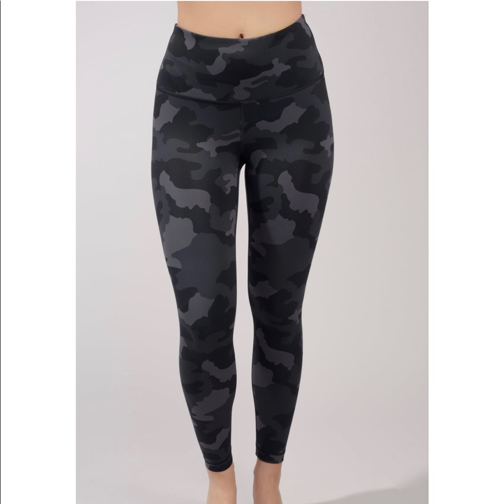 camo leggings- yogalicious